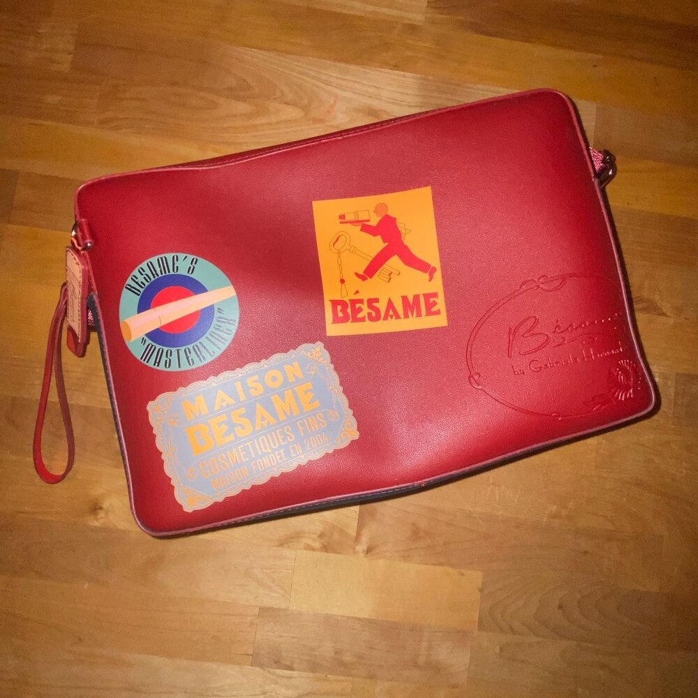 Besame Cosmetics Limited Edition Deep Red Messenger Travel Shoulder Bag, NWOT